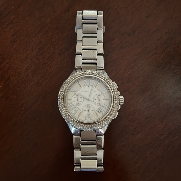 Woman’s Michael Kors Watch - Picture 3 of 7